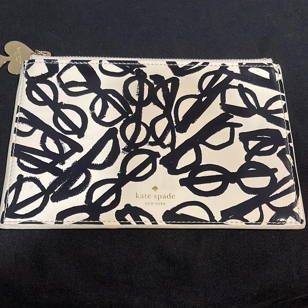 Kate Spade ♠️ Patent Leather Pouch